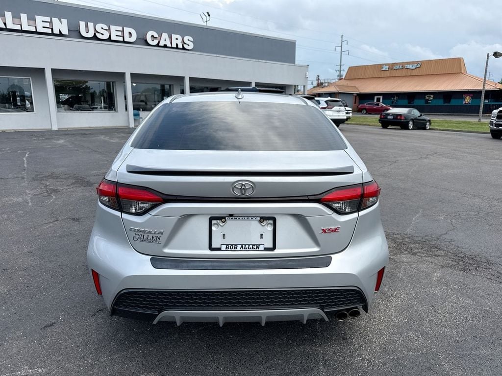 Pre-Owned 2021 Toyota Corolla XSE - photo - 17