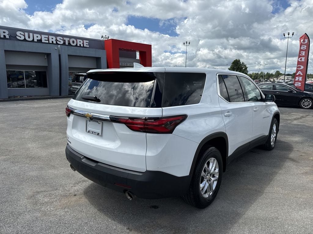 Pre-Owned 2023 Chevrolet Traverse LS - photo - 12