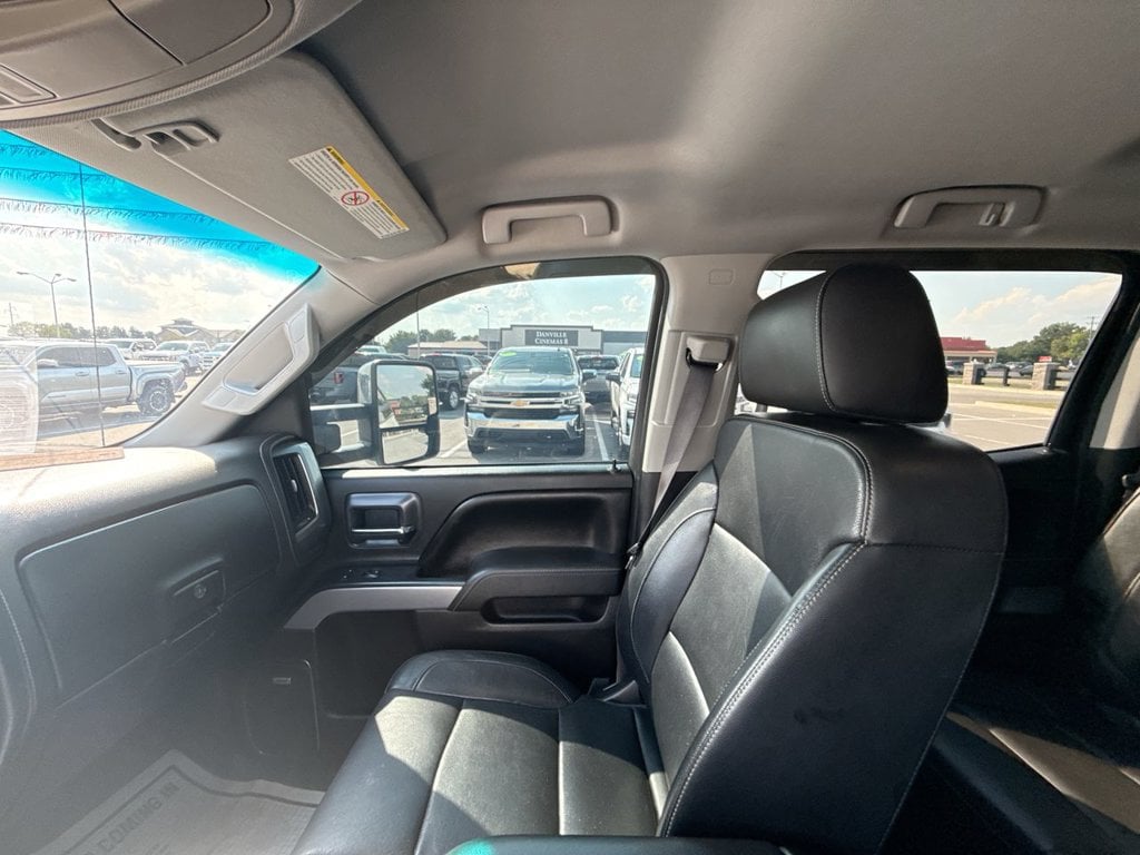 Pre-Owned 2016 Chevrolet Silverado 2500HD LTZ - photo - 22