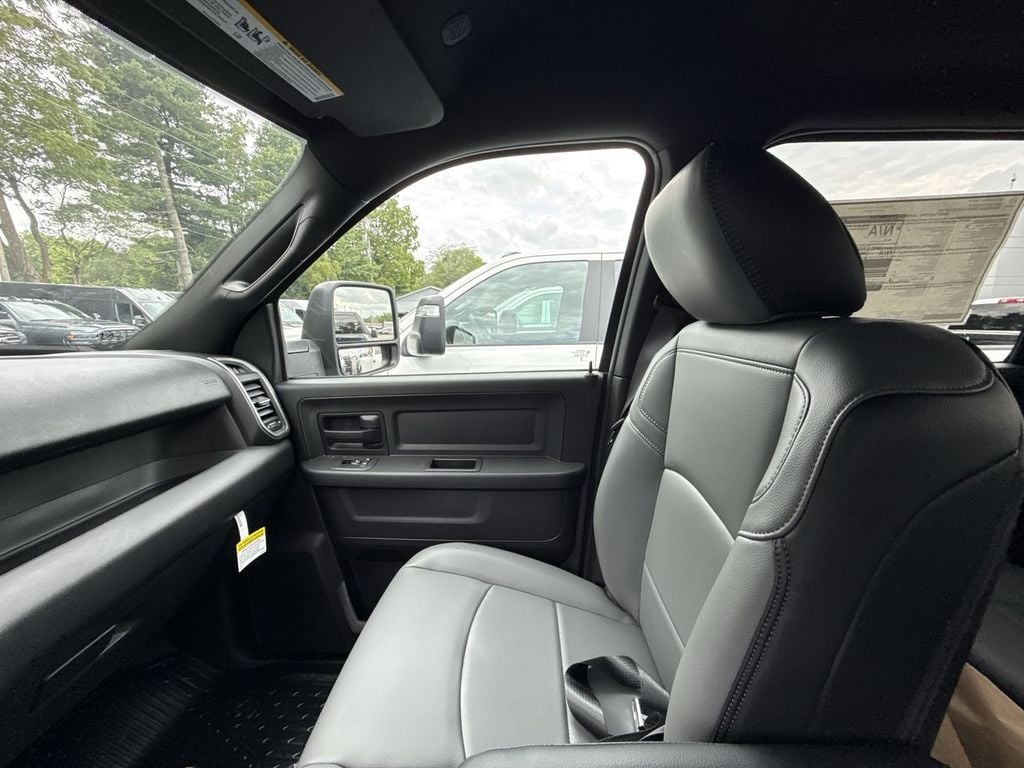New 2026 Ram 3500 Tradesman - photo - 27