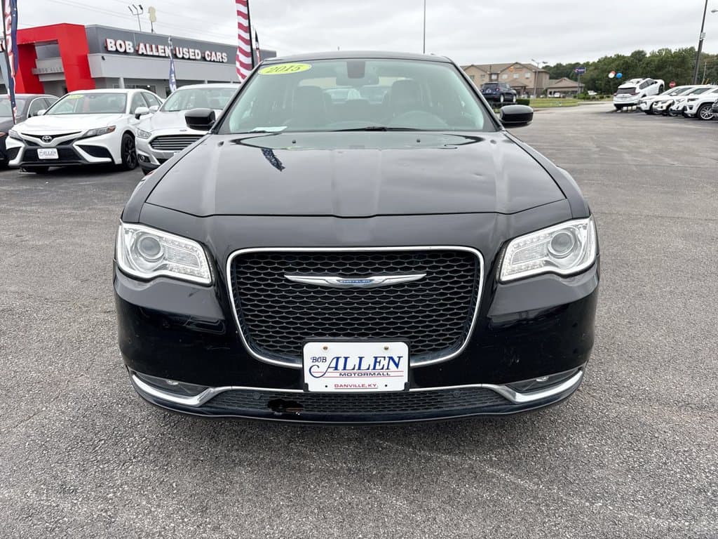 Pre-Owned 2015 Chrysler 300 Limited - photo - 7