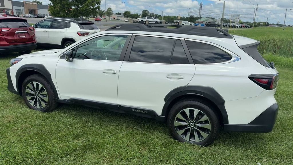 Pre-Owned 2024 Subaru Outback Limited - photo - 3