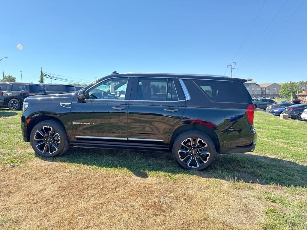 Pre-Owned 2023 GMC Yukon Denali - photo - 10
