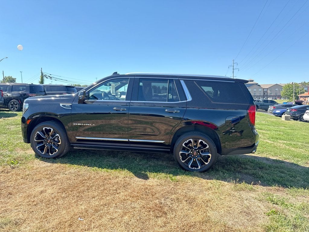 Pre-Owned 2023 GMC Yukon Denali - photo - 10