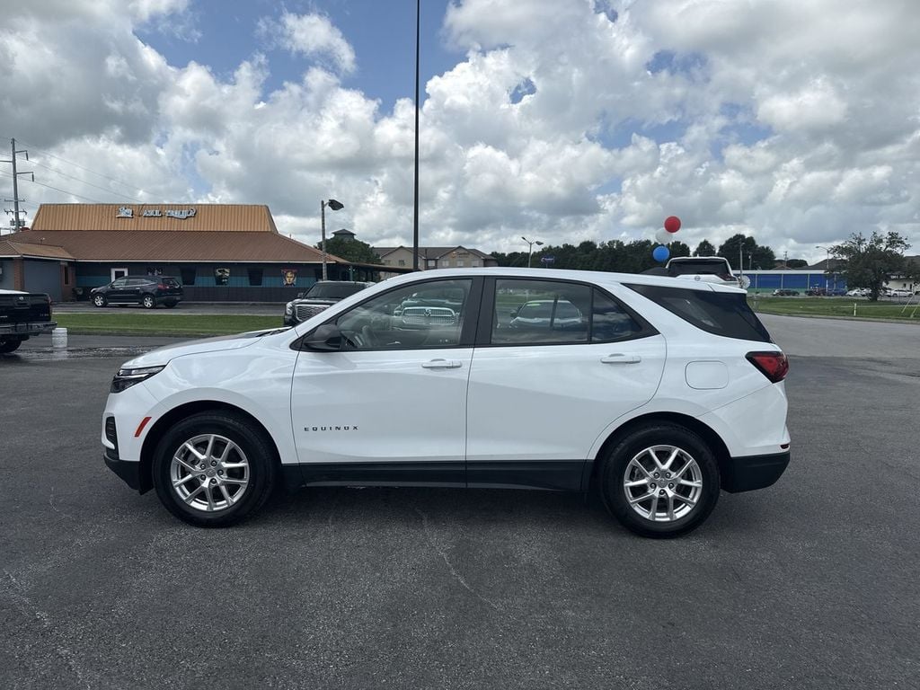 Pre-Owned 2022 Chevrolet Equinox LS - photo - 10