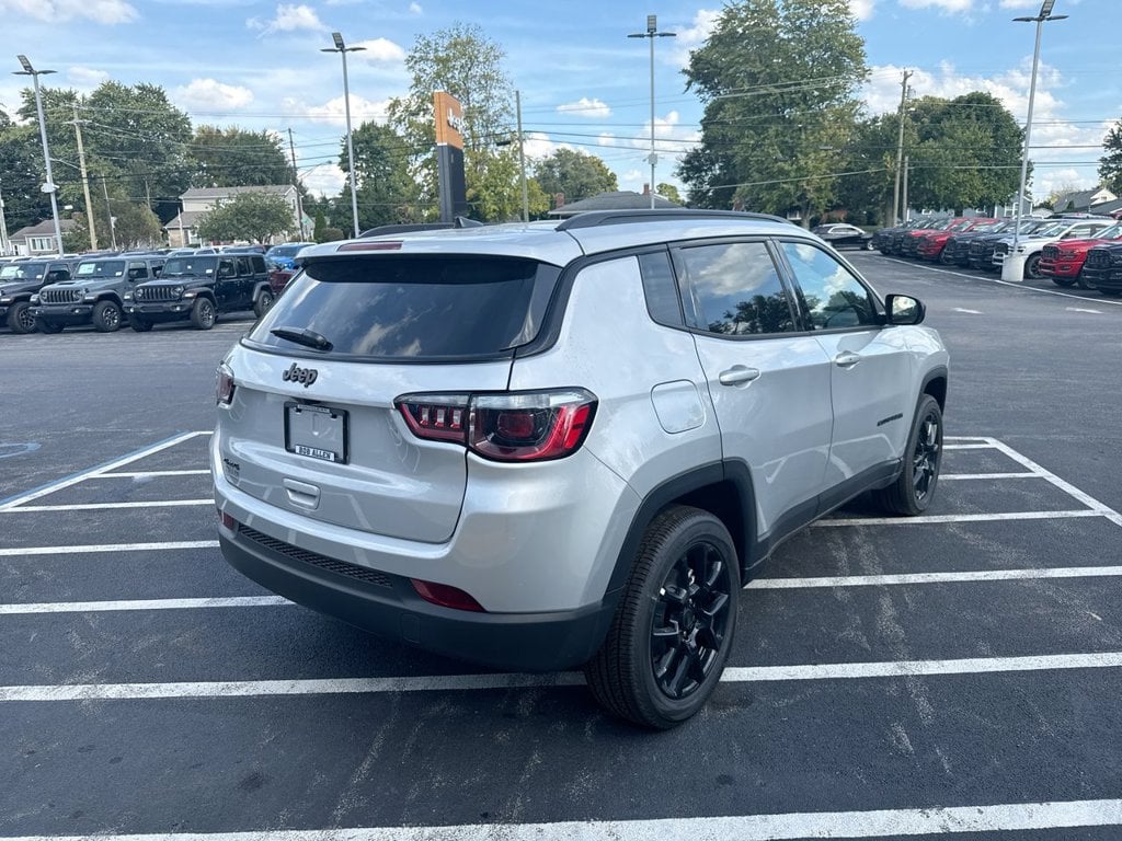 New 2026 Jeep Compass Latitude - photo - 12