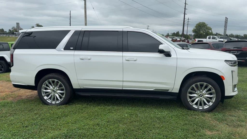 Pre-Owned 2023 Cadillac Escalade ESV Premium - photo - 7
