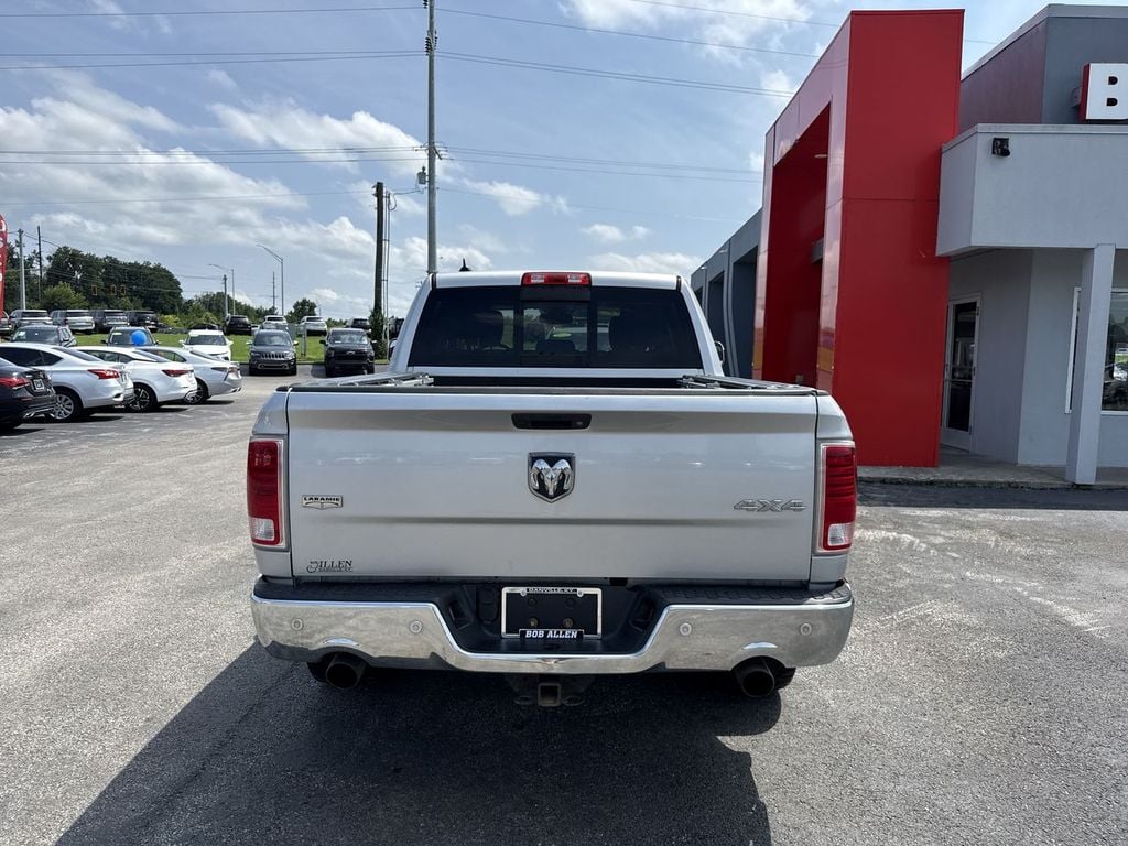 Pre-Owned 2017 Ram 1500 Laramie - photo - 9