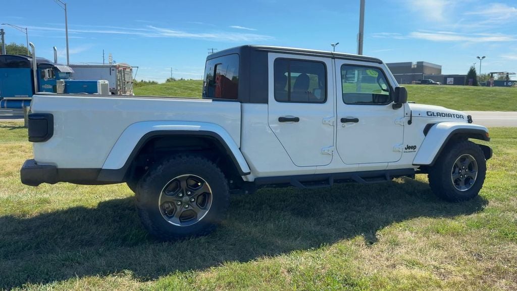 Pre-Owned 2023 Jeep Gladiator Sport S - photo - 6