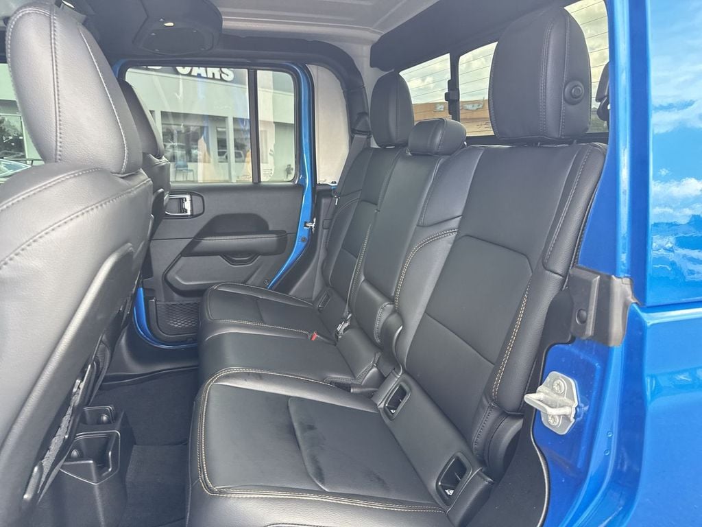 Pre-Owned 2025 Jeep Gladiator High Tide - photo - 18
