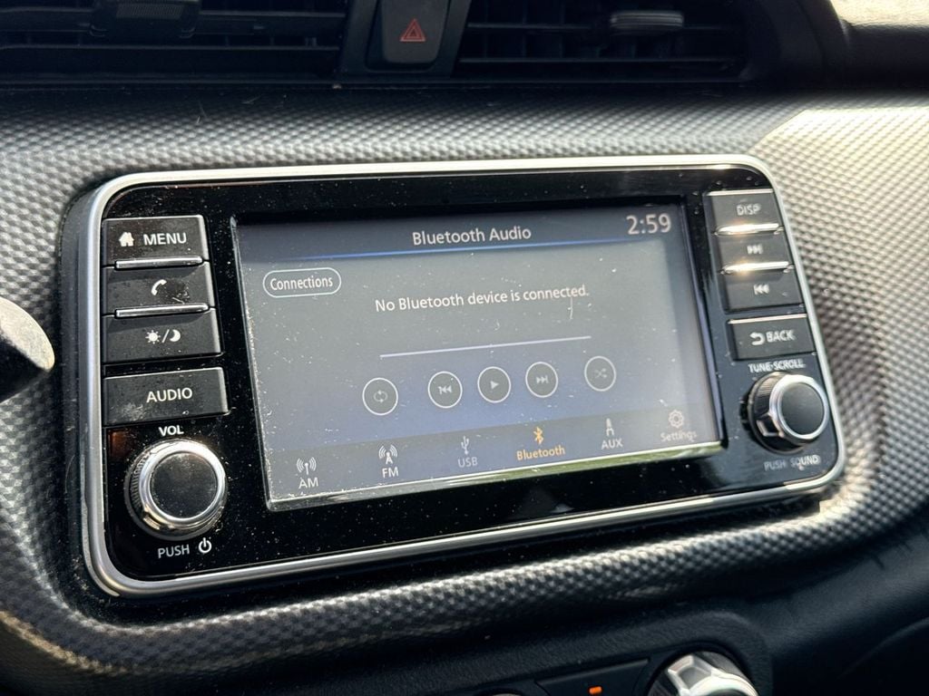 Pre-Owned 2019 Nissan Kicks S - photo - 18