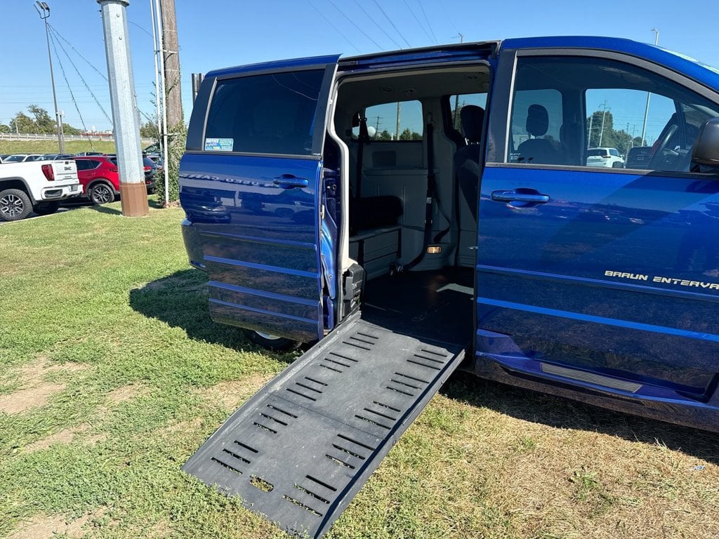 Pre-Owned 2013 Dodge Grand Caravan SE - photo - 23
