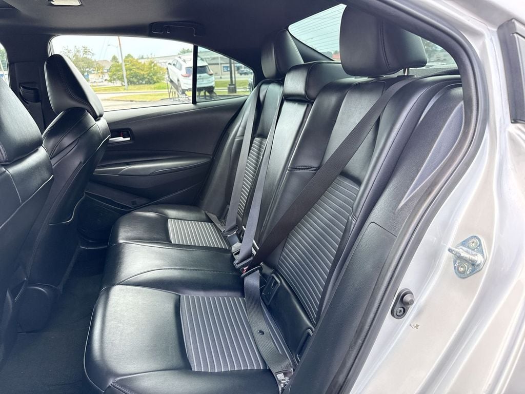 Pre-Owned 2021 Toyota Corolla XSE - photo - 18