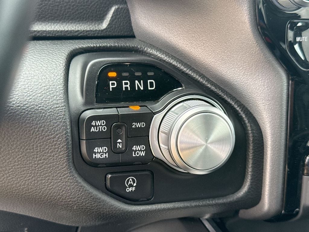 Pre-Owned 2023 Ram 1500 Laramie - photo - 25
