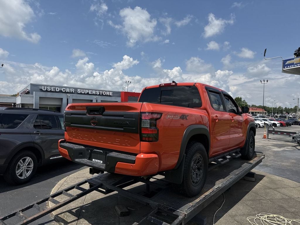 Pre-Owned 2025 Nissan Frontier PRO-4X - photo - 12