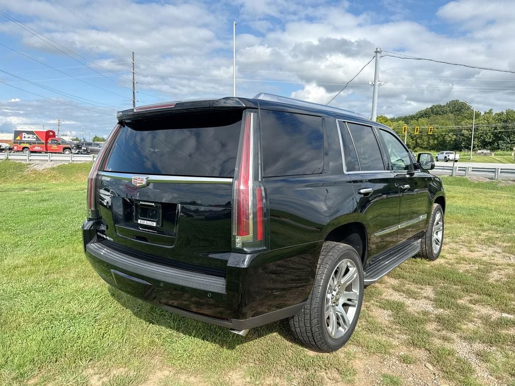 Pre-Owned 2016 Cadillac Escalade Luxury - photo - 12