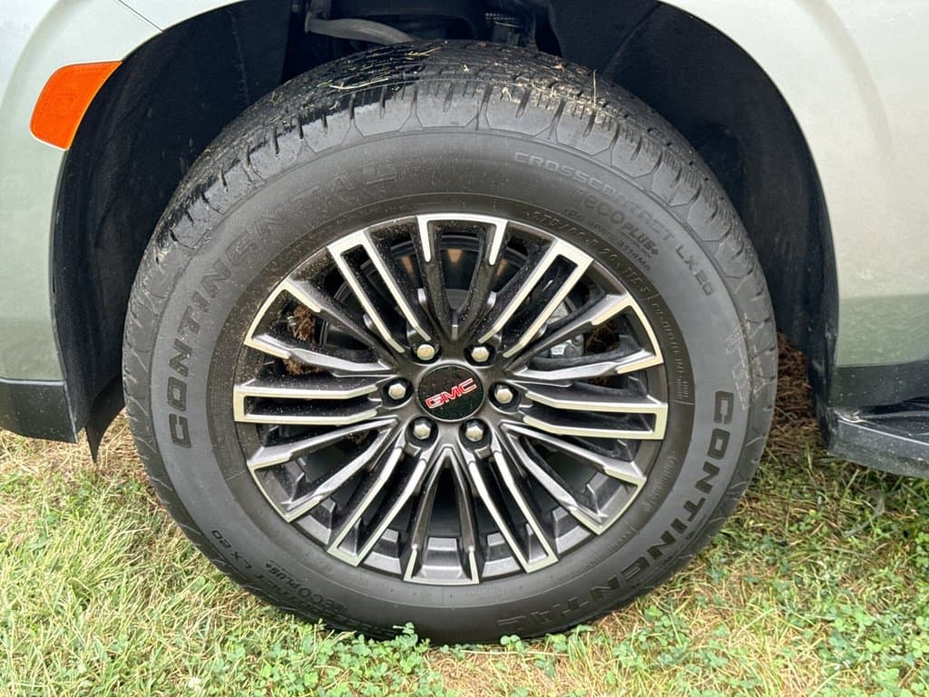 Pre-Owned 2024 GMC Yukon SLT - photo - 9