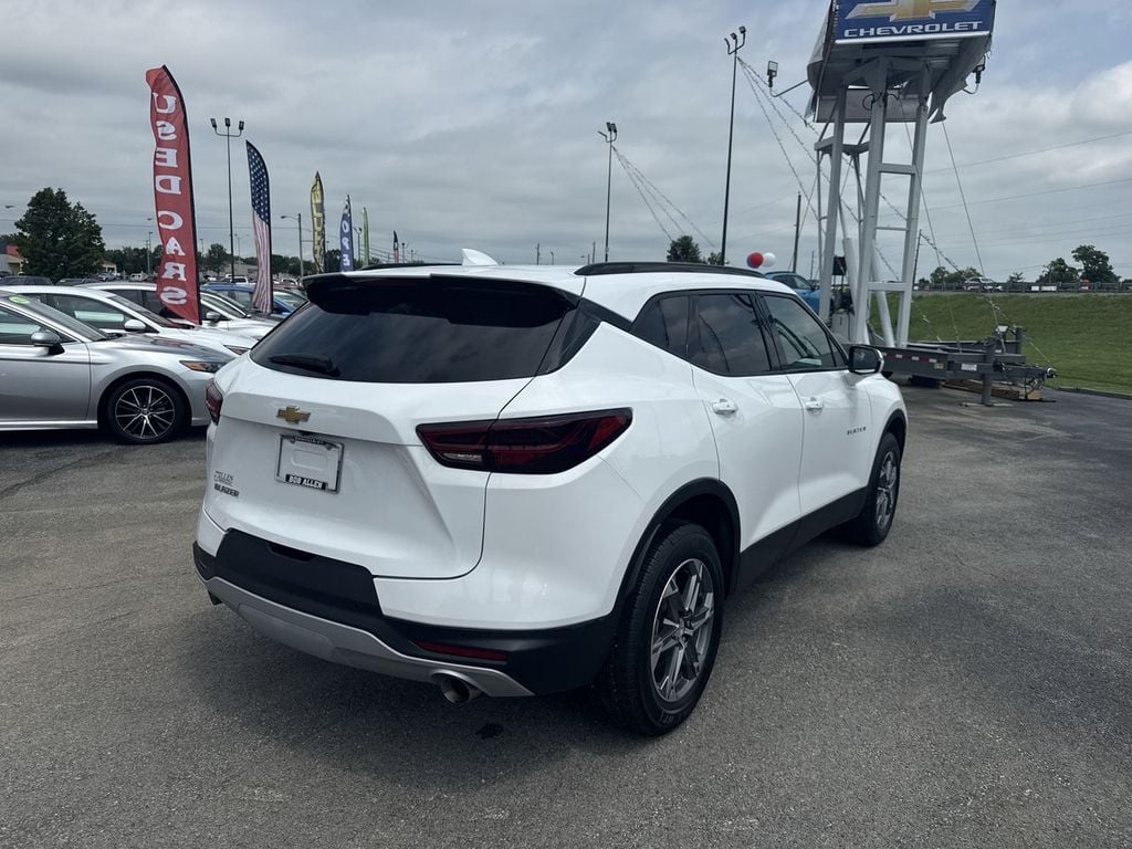 Pre-Owned 2024 Chevrolet Blazer LT - photo - 12