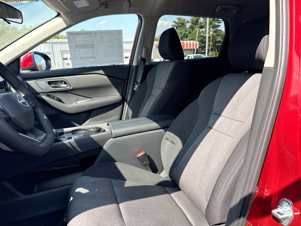 New 2026 Nissan Rogue SV - photo - 21