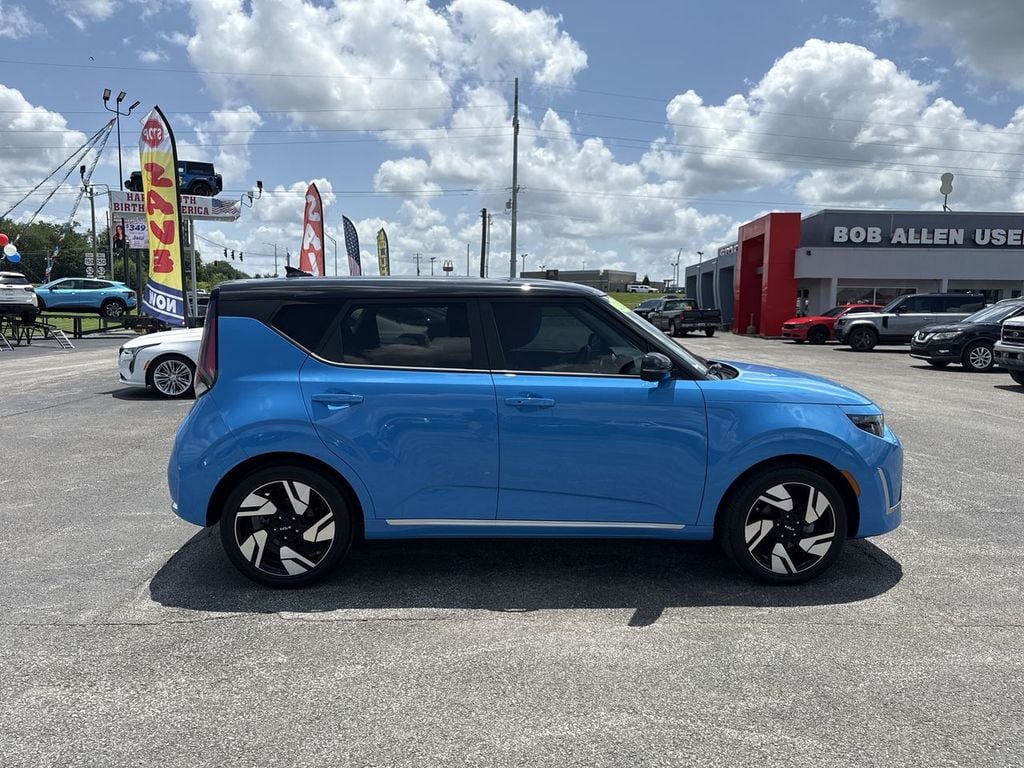 Pre-Owned 2024 Kia Soul GT-Line - photo - 13