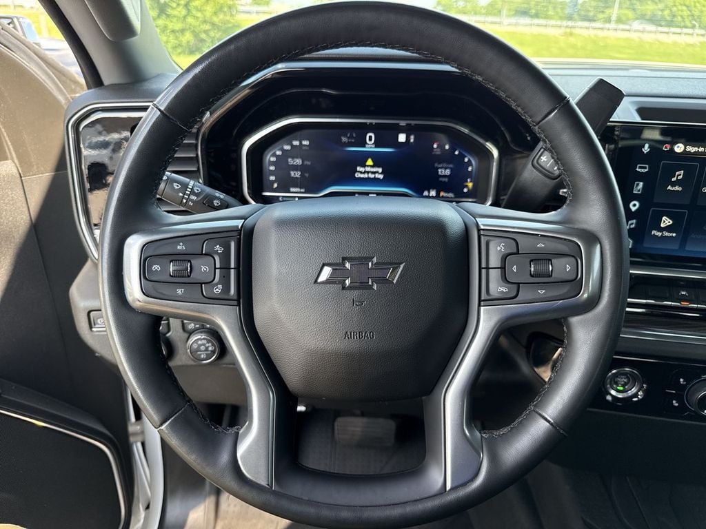 Pre-Owned 2023 Chevrolet Silverado 1500 RST - photo - 22