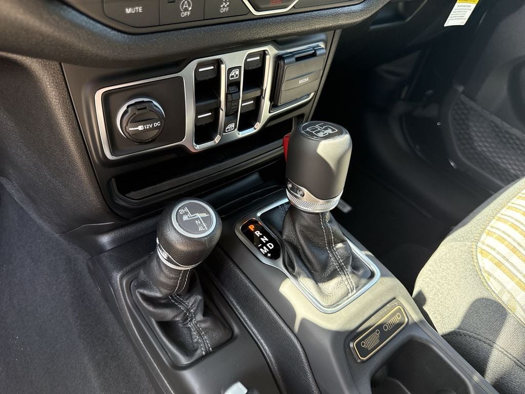 New 2026 Jeep Wrangler 85th Anniversary Edition - photo - 25