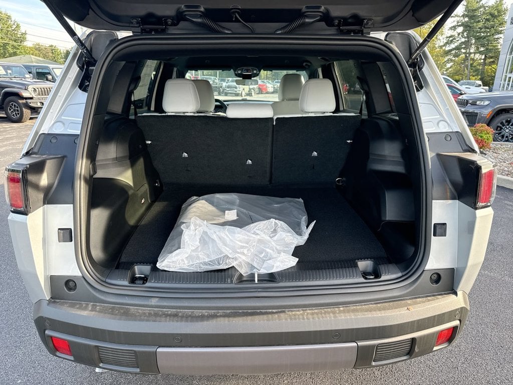 New 2026 Jeep Cherokee Laredo - photo - 16