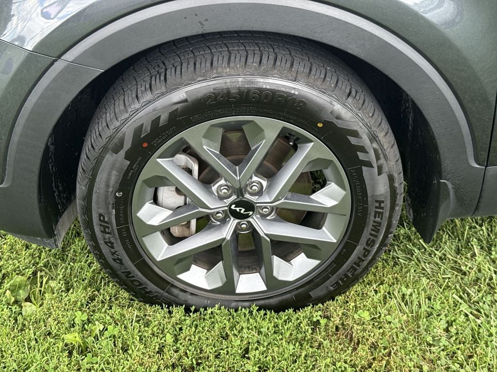 Pre-Owned 2024 Kia Telluride LX - photo - 9