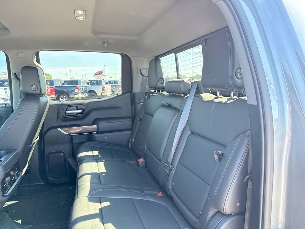 Pre-Owned 2020 Chevrolet Silverado 1500 RST - photo - 10