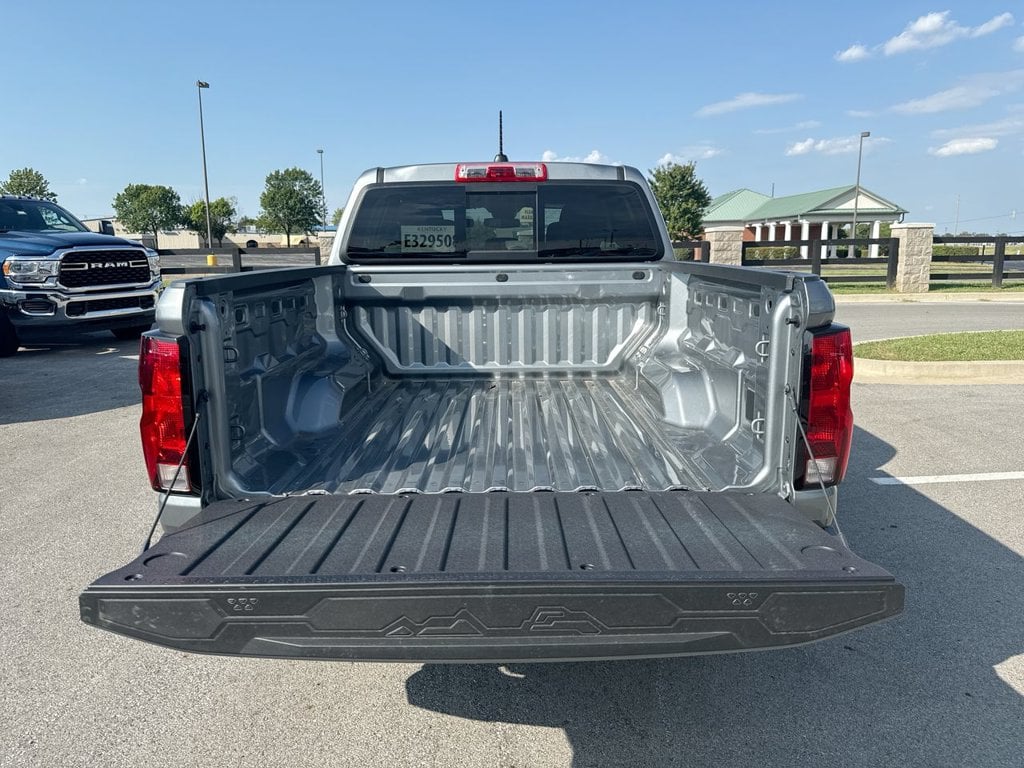 Pre-Owned 2026 Chevrolet Colorado Work Truck - photo - 16