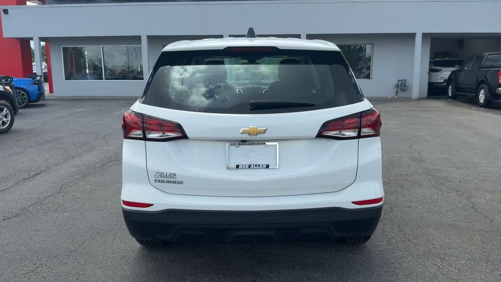 Pre-Owned 2022 Chevrolet Equinox LS - photo - 5