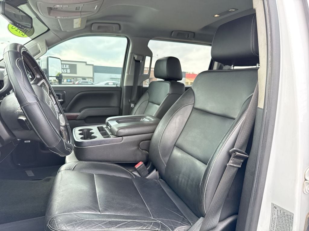 Pre-Owned 2018 GMC Sierra 3500HD SLT - photo - 12