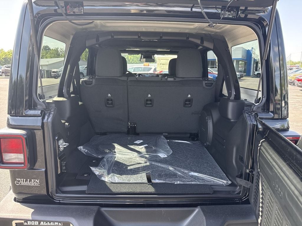 New 2026 Jeep Wrangler 85th Anniversary Edition - photo - 16