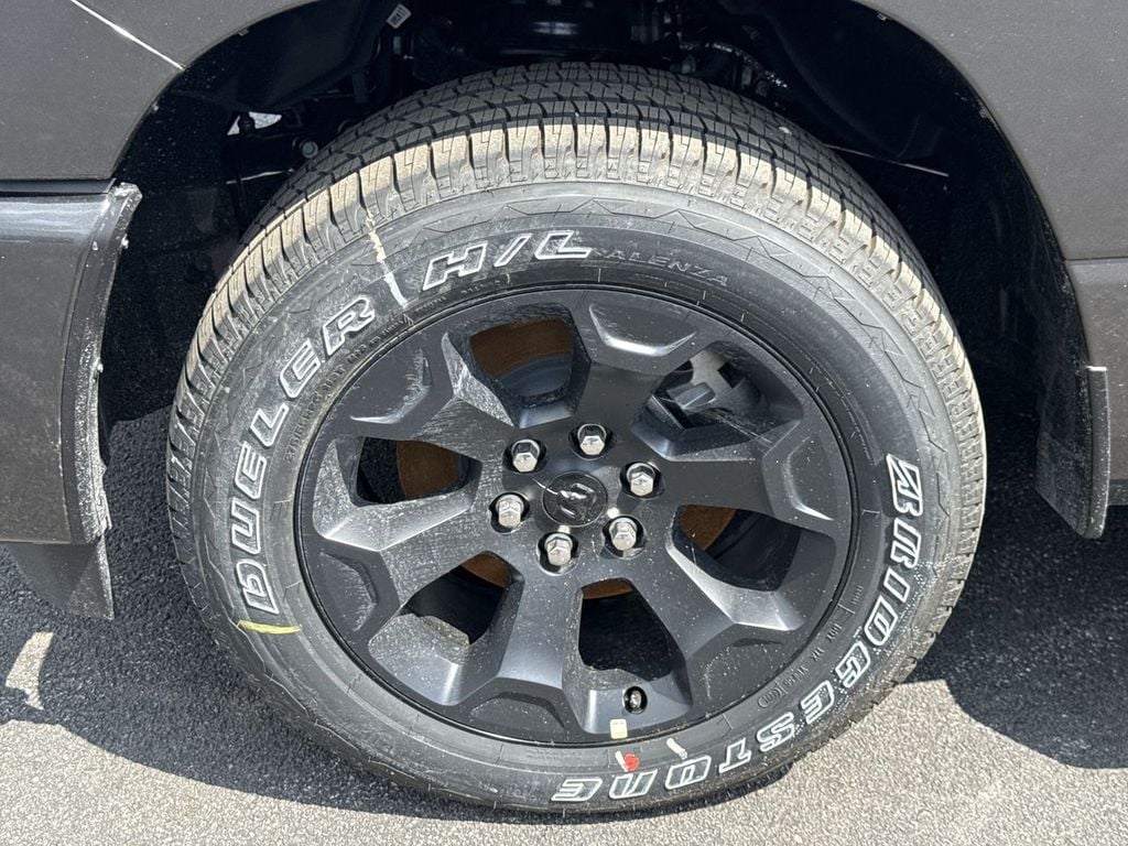 New 2026 Ram 1500 Express - photo - 9