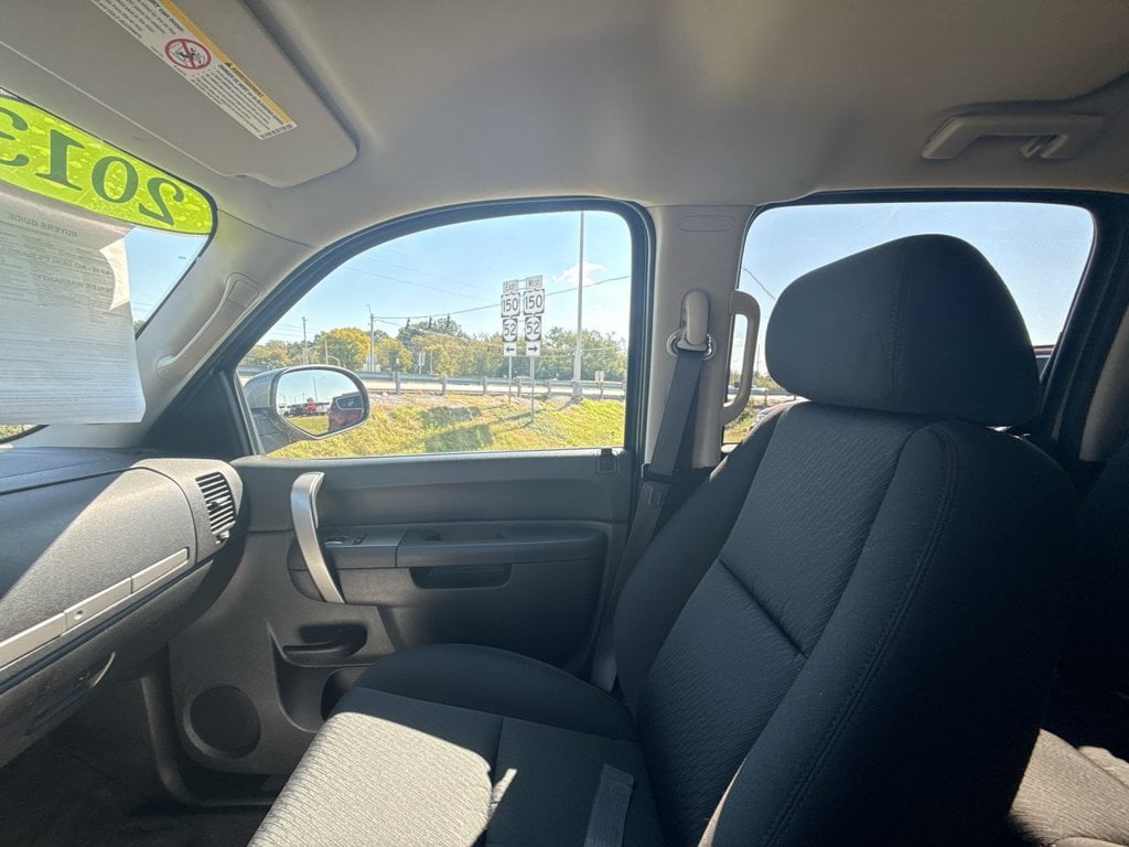 Pre-Owned 2013 Chevrolet Silverado 2500HD LT - photo - 20