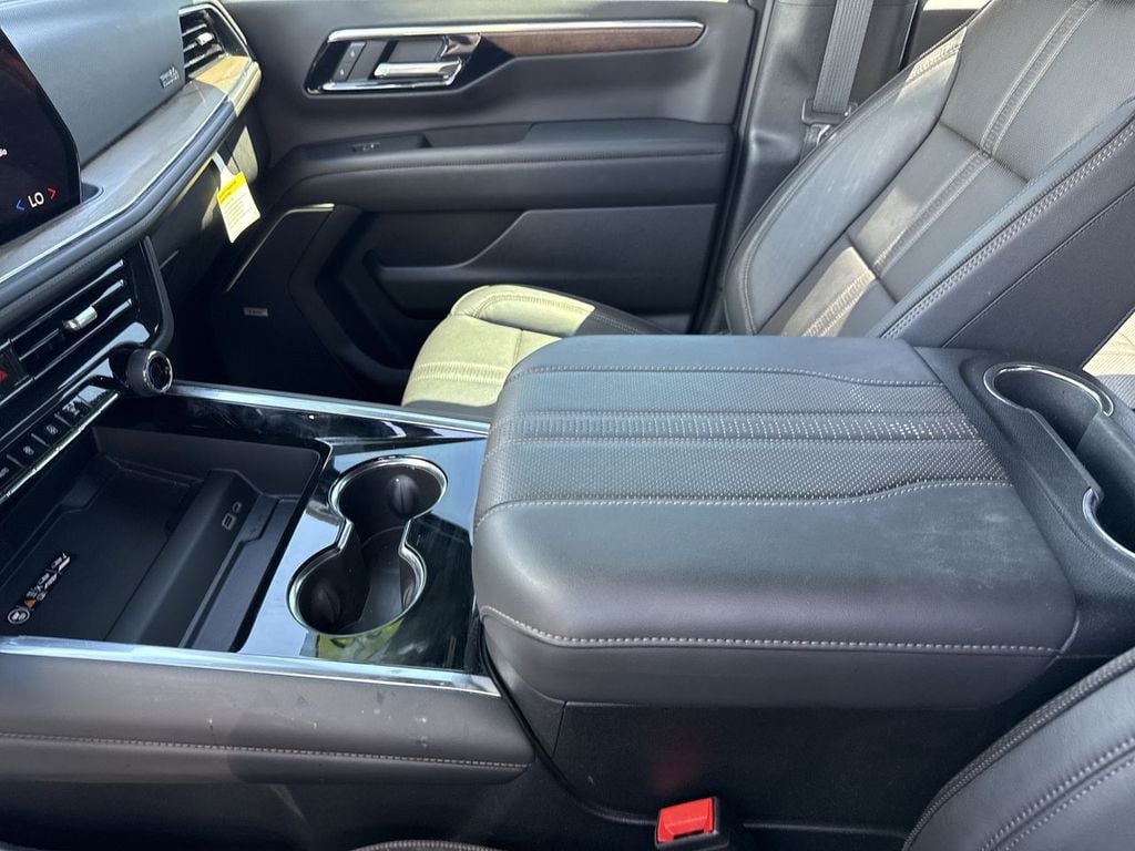 Pre-Owned 2025 Chevrolet Tahoe High Country - photo - 26