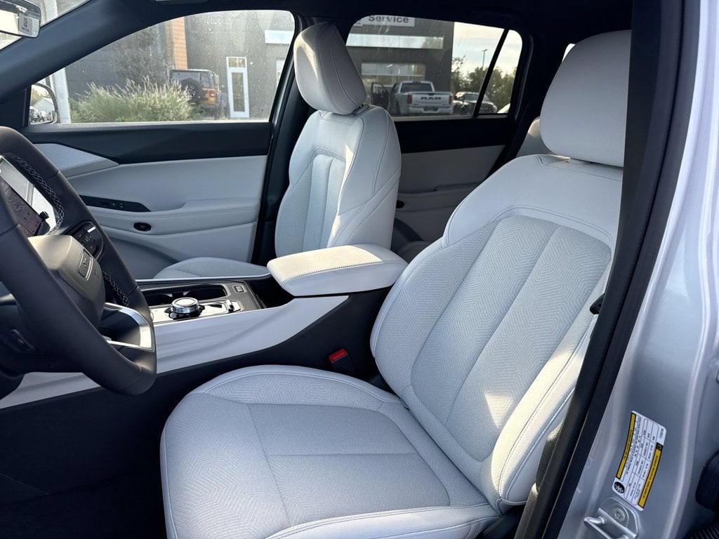 New 2026 Jeep Cherokee Laredo - photo - 20