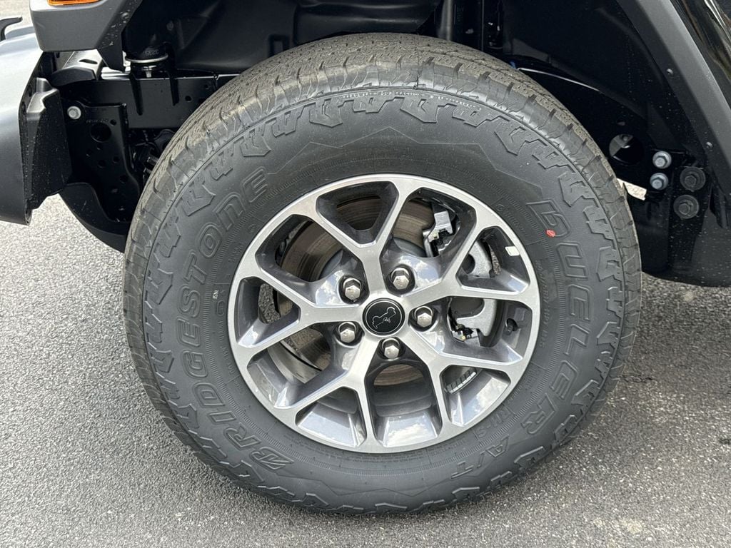 New 2026 Jeep Gladiator Sport S - photo - 9