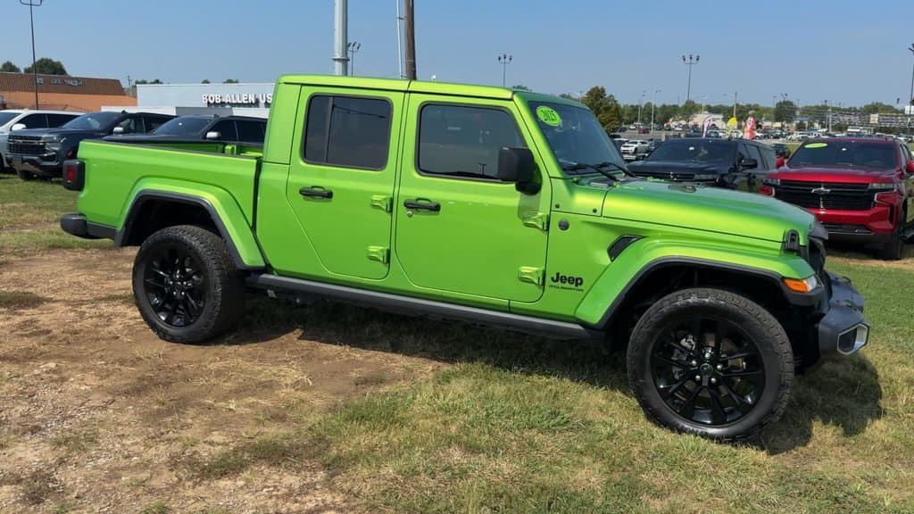 Pre-Owned 2025 Jeep Gladiator Nighthawk - photo - 7