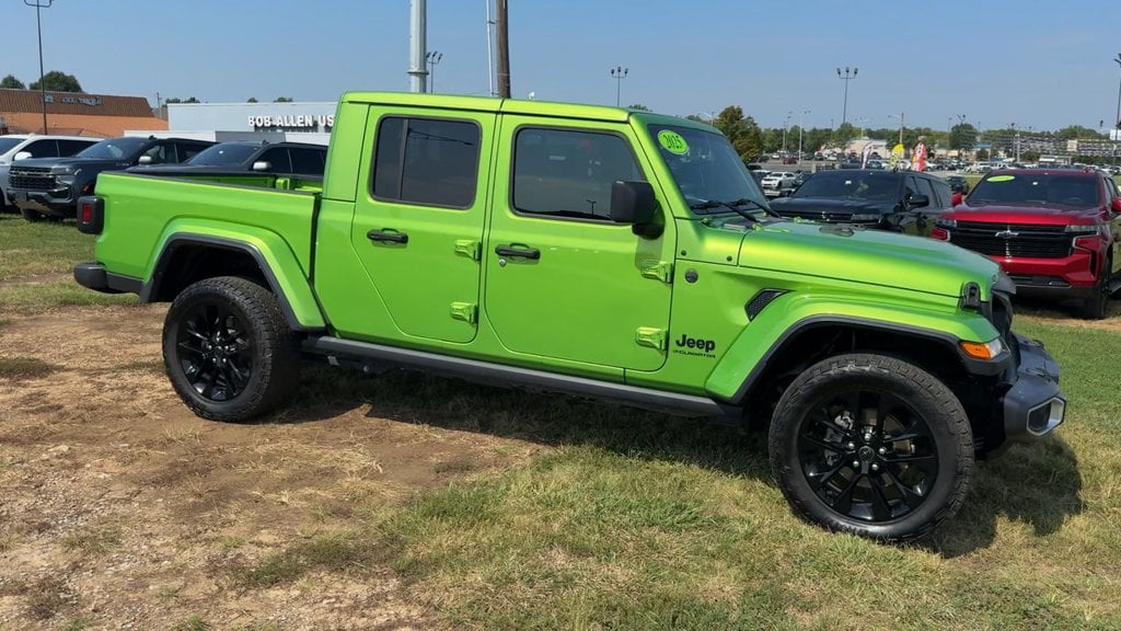 Pre-Owned 2025 Jeep Gladiator Nighthawk - photo - 7