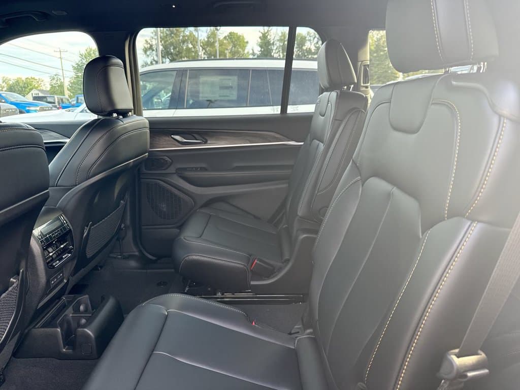 New 2026 Jeep Grand Cherokee L - photo - 20