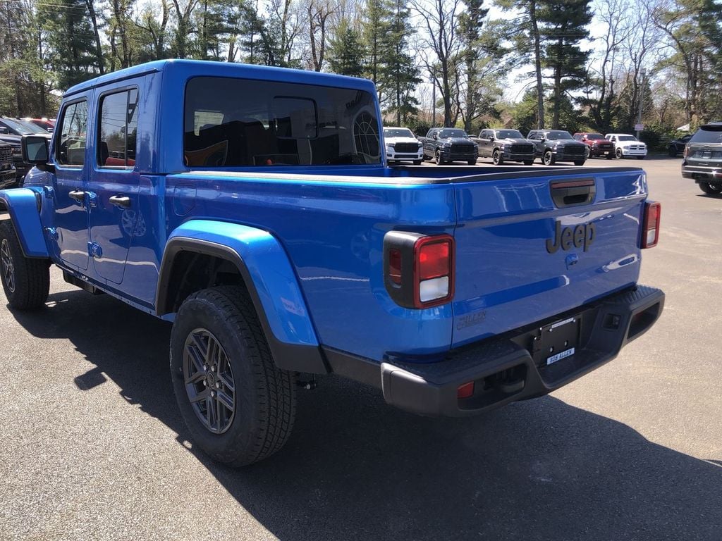 New 2026 Jeep Gladiator Sport S - photo - 11