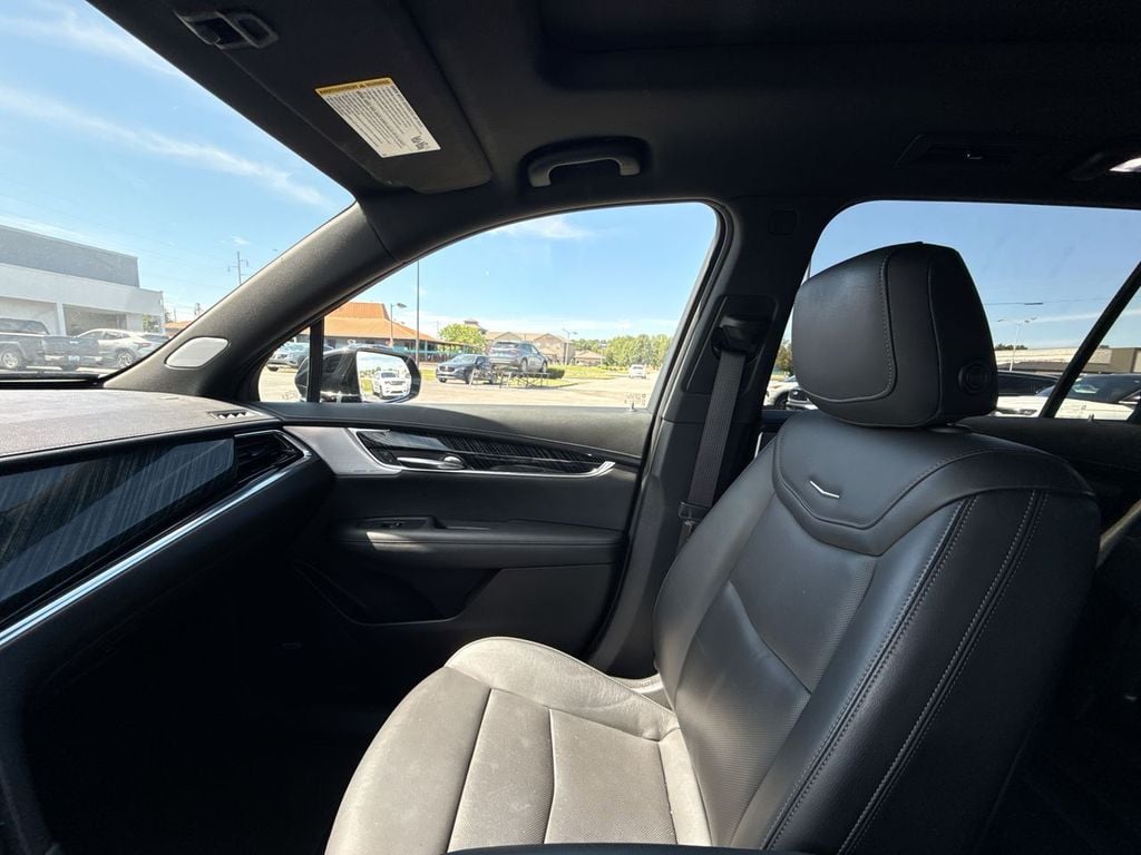 Pre-Owned 2022 Cadillac XT6 Premium Luxury - photo - 32