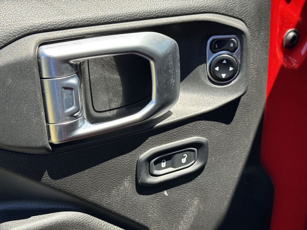 Pre-Owned 2023 Jeep Gladiator Sport S - photo - 19