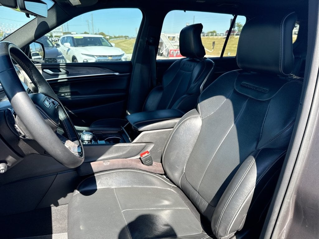 Pre-Owned 2023 Jeep Grand Cherokee L Overland - photo - 22