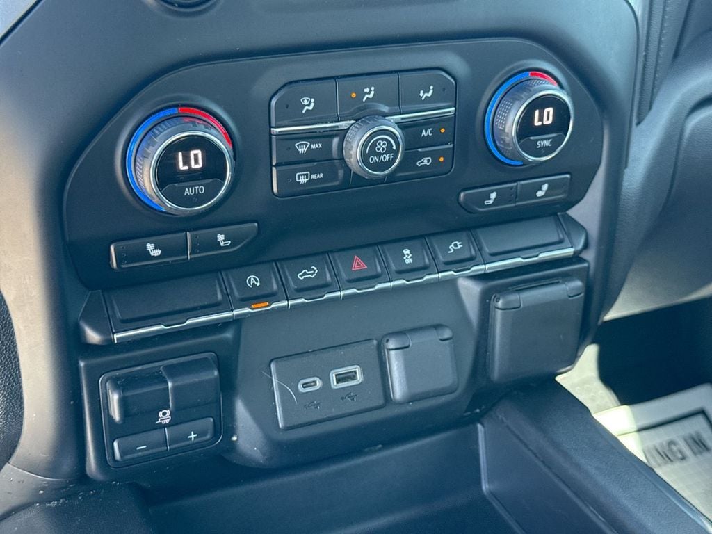 Pre-Owned 2020 Chevrolet Silverado 1500 RST - photo - 20