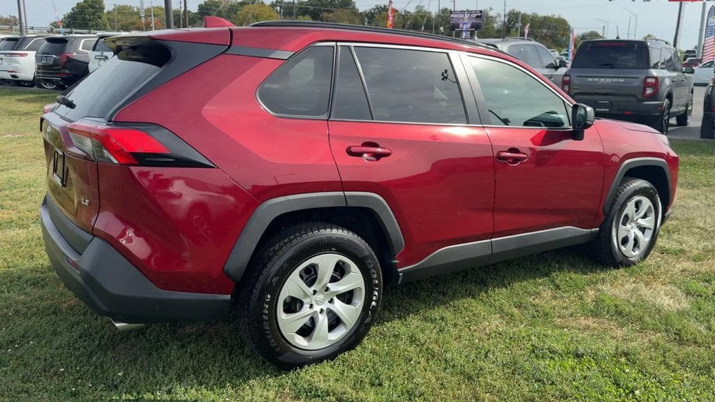 Pre-Owned 2021 Toyota RAV4 LE - photo - 6