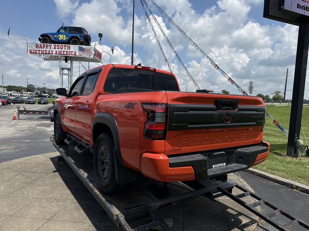 Pre-Owned 2025 Nissan Frontier PRO-4X - photo - 11