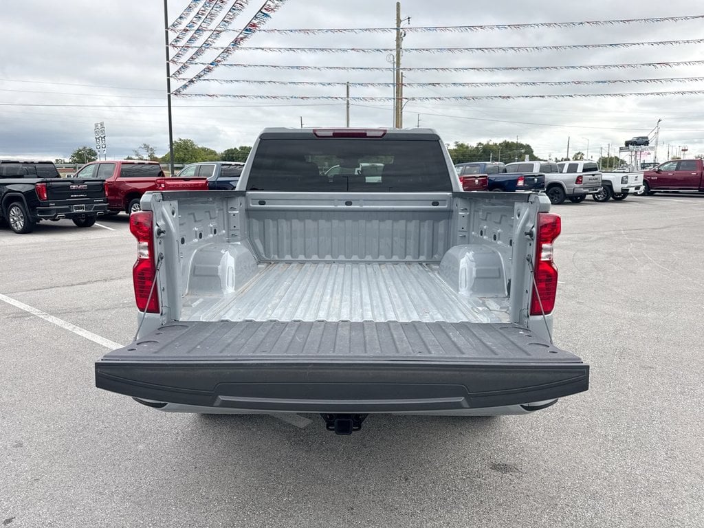 Pre-Owned 2024 Chevrolet Silverado 1500 Custom - photo - 16