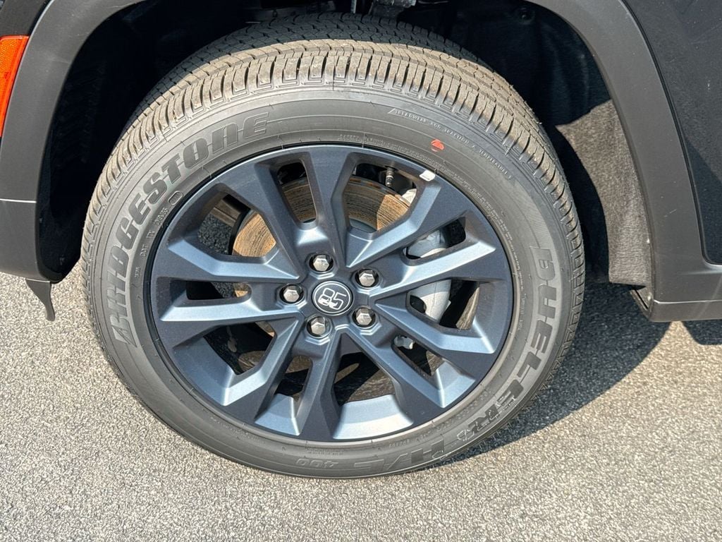 New 2026 Jeep Grand Cherokee - photo - 9